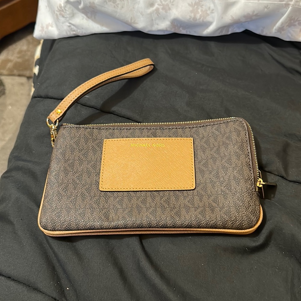 Michael Kors Wristlet